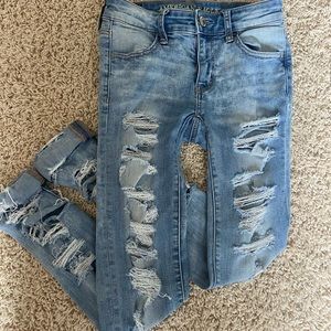 american eagle ripped skinny jeans